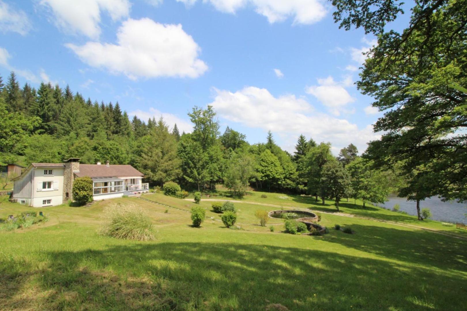 La Rode Villa Compreignac Exterior photo